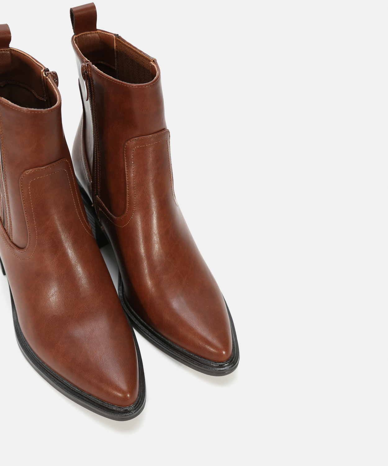 Botines marrones tac&oacute;n chelsea image number null